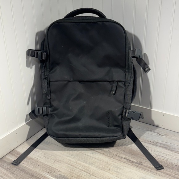 Incase EO Travel Backpack (Black) fits up to 17 inch MacBook Pro - Picture 1 of 15
